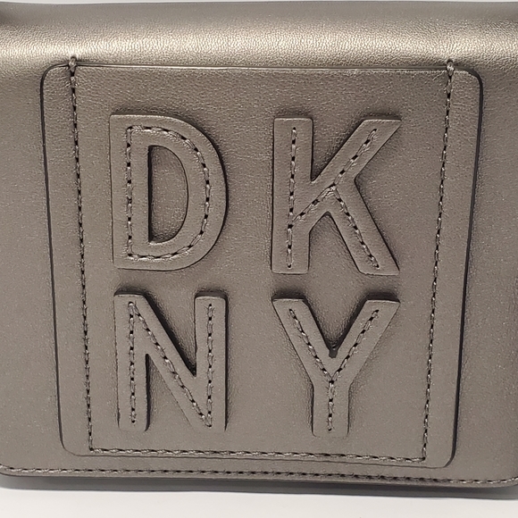 DKNY Tilly Stack Belt Bag - Picture 2 of 5